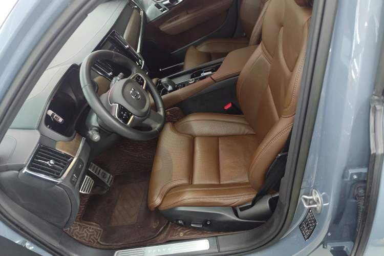 Used Volvo V90 2022 Cross Country B5 AWD Prestige Edition Left Front Seat