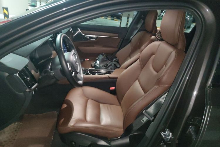 Used Volvo V90 2022 Cross Country B5 AWD Smart Range Edition Left Front Seat