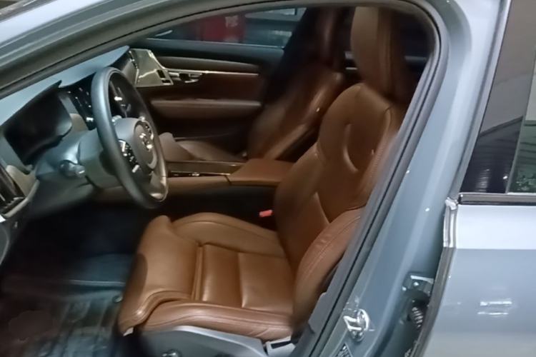 Used Volvo V90 2022 Cross Country B5 AWD Prestige Edition Left Front Seat