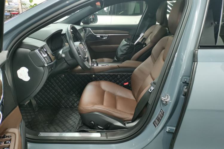 Used Volvo V90 2022 Cross Country B5 AWD Smart Range Edition Left Front Seat