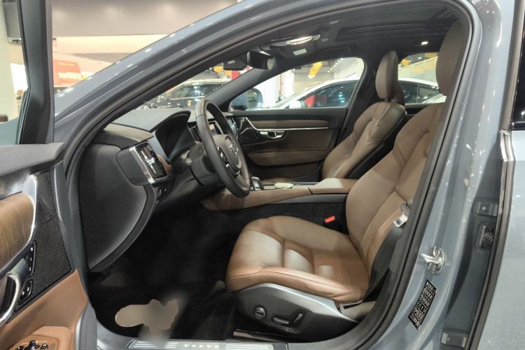 Used Volvo V90 2022 Cross Country B5 AWD Smart Range Edition Left Front Seat