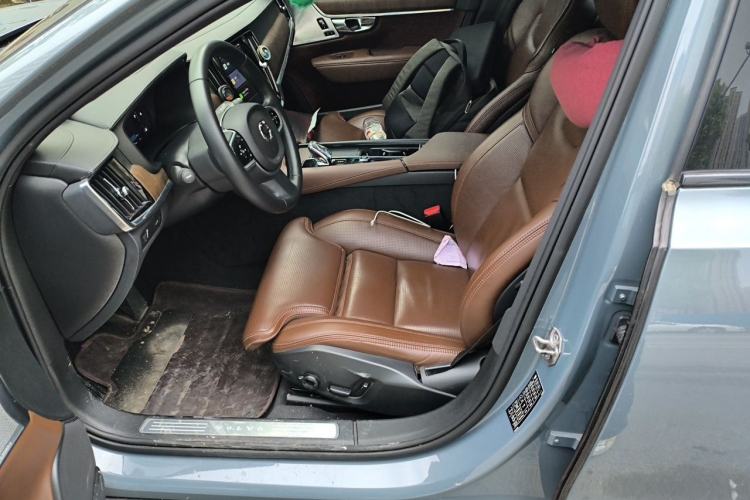 Used Volvo V90 2022 Cross Country B5 AWD Prestige Edition Left Front Seat