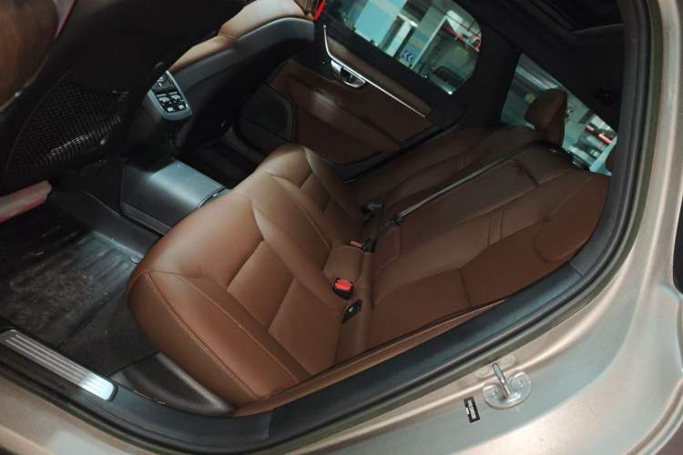 Used Volvo V90 2022 Cross Country B5 AWD Smart Range Edition Left Rear Seat