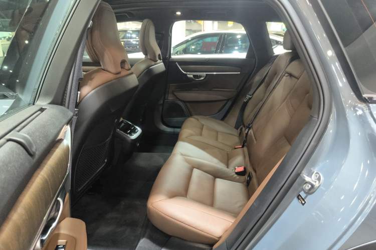 Used Volvo V90 2022 Cross Country B5 AWD Smart Range Edition Left Rear Seat