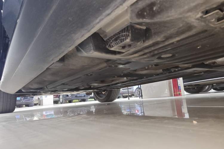Used Volvo V90 2022 Cross Country B5 AWD Prestige Edition Left Side Sill