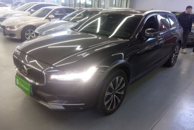 Used Volvo V90 2022 Cross Country B5 AWD Smart Range Edition