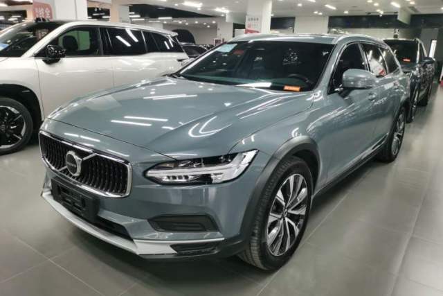 Used Volvo V90 2022 Cross Country B5 AWD Smart Range Edition