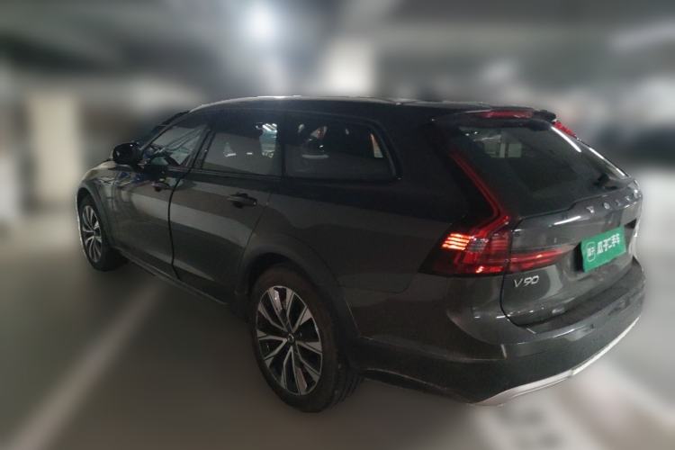 Used Volvo V90 2022 Cross Country B5 AWD Smart Range Edition Rear Left 45 Deg