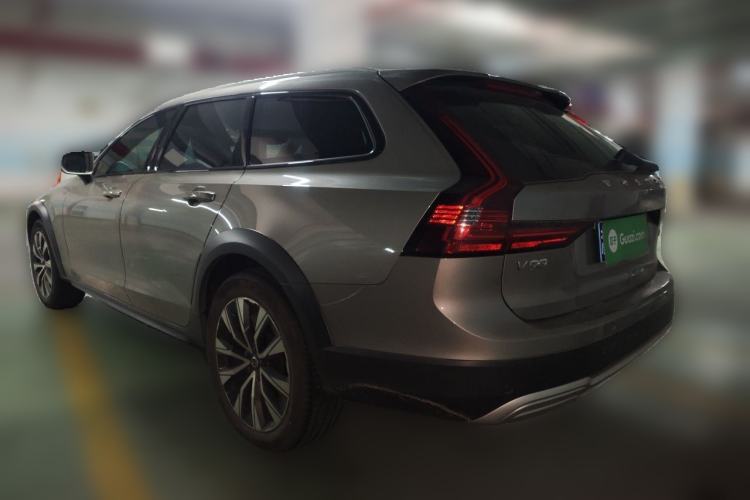 Used Volvo V90 2022 Cross Country B5 AWD Smart Range Edition Rear Left 45 Deg