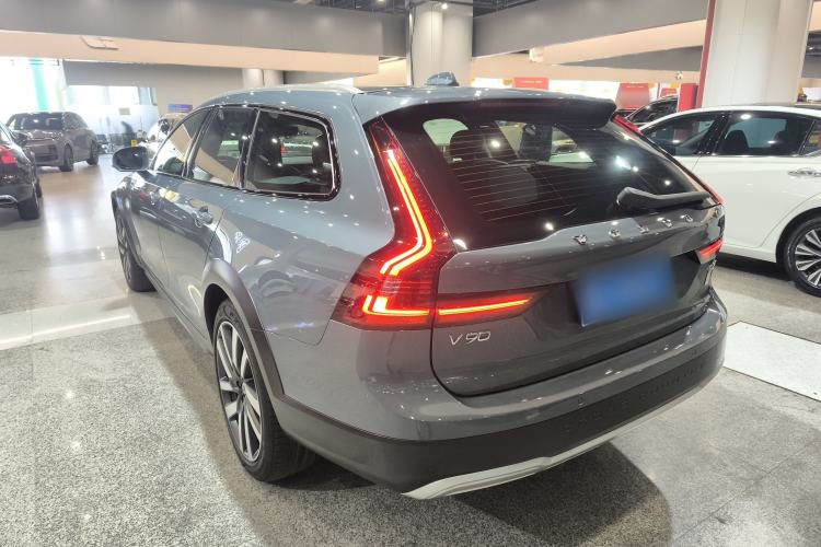 Used Volvo V90 2022 Cross Country B5 AWD Smart Range Edition Rear Left 45 Deg
