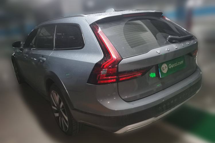 Used Volvo V90 2022 Cross Country B5 AWD Prestige Edition Rear Left 45 Deg