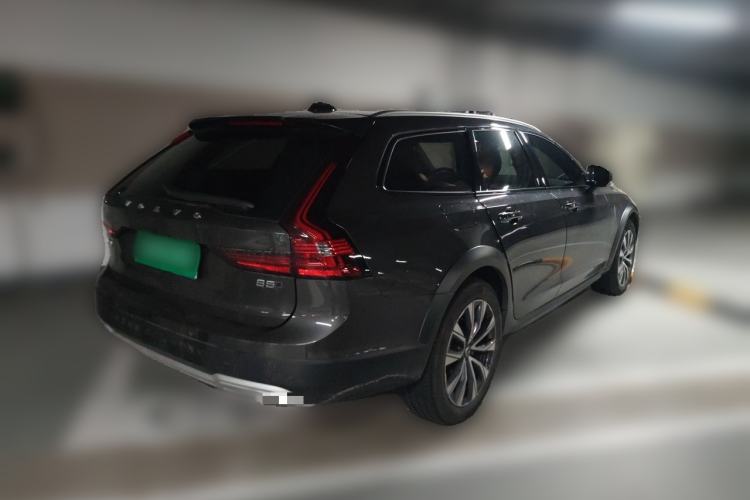 Used Volvo V90 2022 Cross Country B5 AWD Smart Range Edition Rear Right 45 Deg
