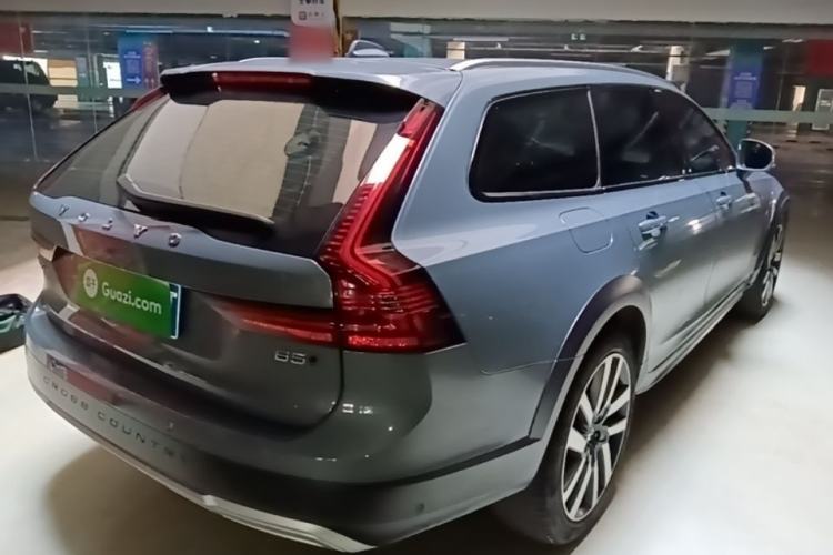 Used Volvo V90 2022 Cross Country B5 AWD Prestige Edition Rear Right 45 Deg