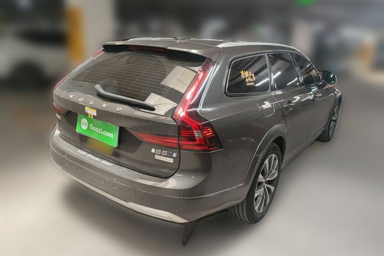 Used Volvo V90 2022 Cross Country B5 AWD Smart Range Edition Rear Right 45 Deg