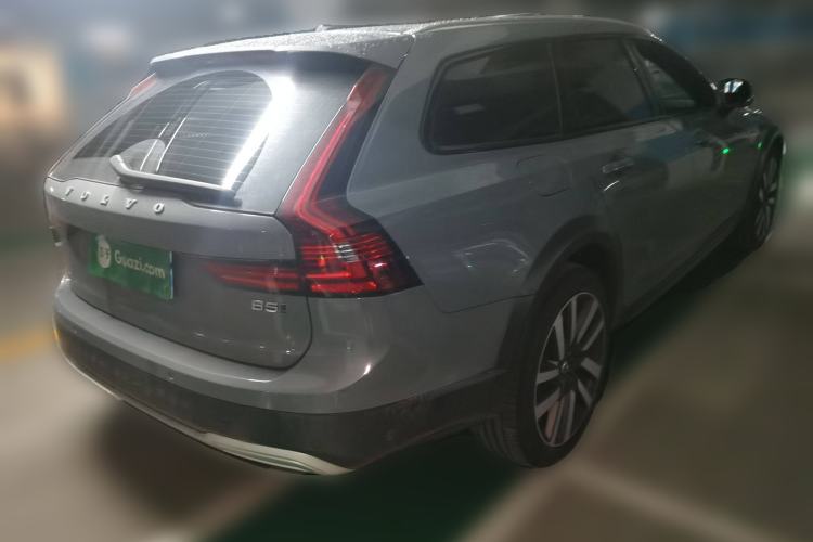 Used Volvo V90 2022 Cross Country B5 AWD Prestige Edition Rear Right 45 Deg
