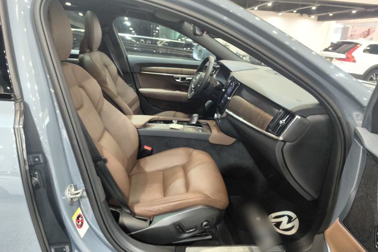Used Volvo V90 2022 Cross Country B5 AWD Smart Range Edition Right Front Seat