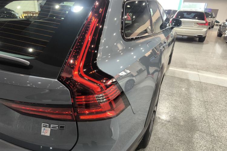 Used Volvo V90 2022 Cross Country B5 AWD Smart Range Edition Right Rear Taillight