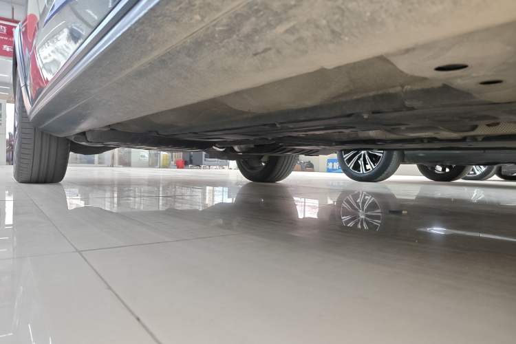 Used Volvo V90 2022 Cross Country B5 AWD Prestige Edition Right Side Sill