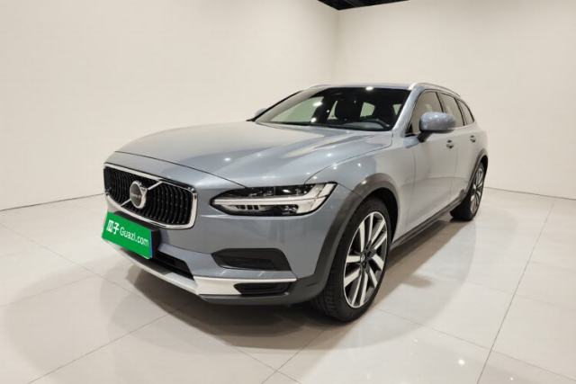 Used Volvo V90 2022 Cross Country B5 AWD Smart Range Edition