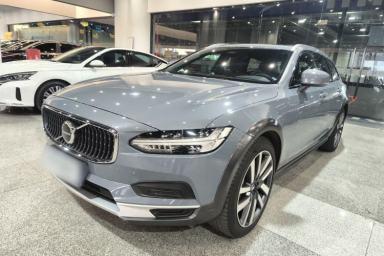 Used Volvo V90 2022 Cross Country B5 AWD Smart Range Edition