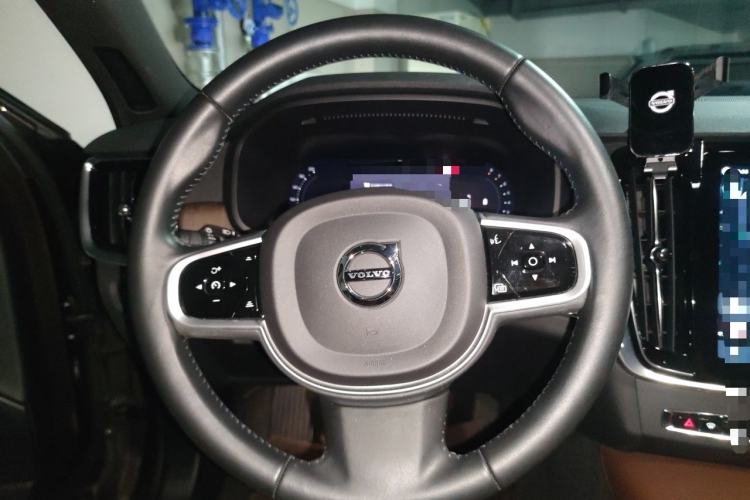 Used Volvo V90 2022 Cross Country B5 AWD Smart Range Edition Steering Wheel