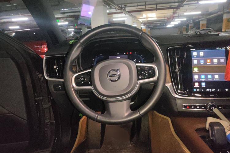 Used Volvo V90 2022 Cross Country B5 AWD Smart Range Edition Steering Wheel