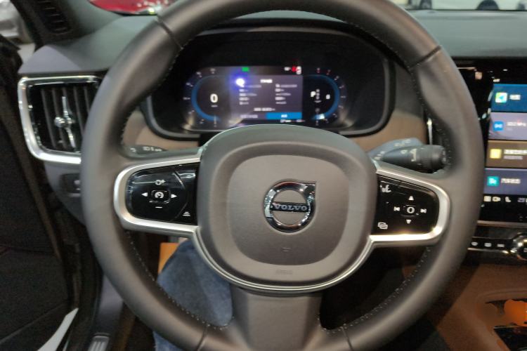 Used Volvo V90 2022 Cross Country B5 AWD Smart Range Edition Steering Wheel