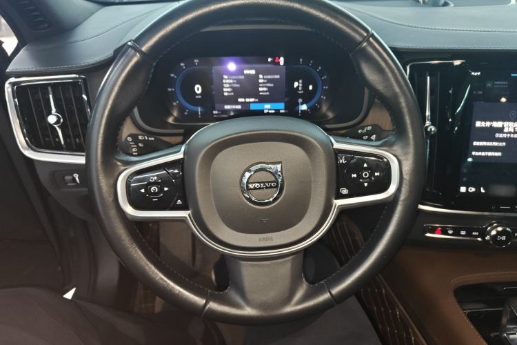 Used Volvo V90 2022 Cross Country B5 AWD Prestige Edition Steering Wheel