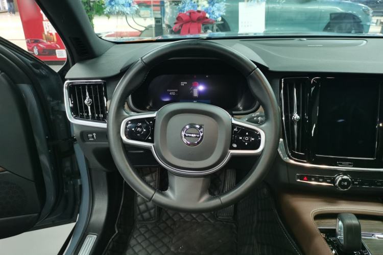 Used Volvo V90 2022 Cross Country B5 AWD Smart Range Edition Steering Wheel