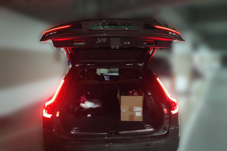 Used Volvo V90 2022 Cross Country B5 AWD Smart Range Edition Trunk