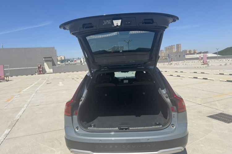 Used Volvo V90 2022 Cross Country B5 AWD Prestige Edition Trunk