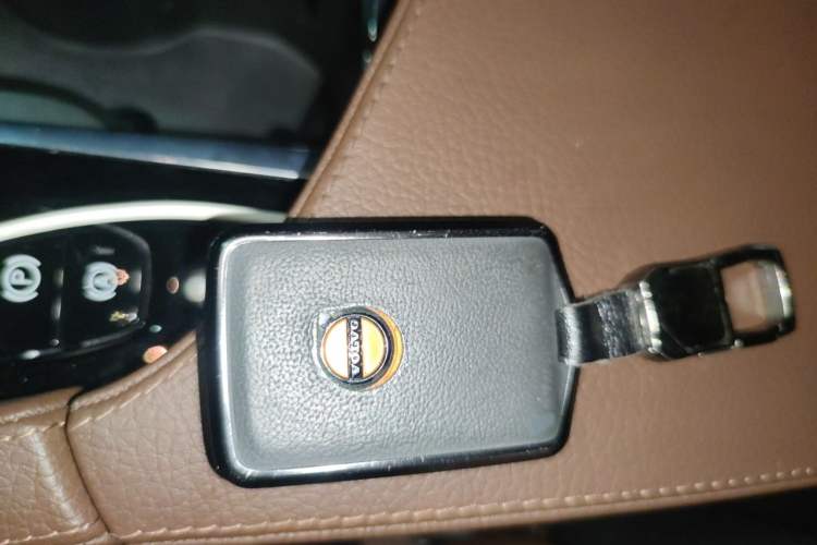 Used Volvo V90 2022 Cross Country B5 AWD Smart Range Edition Vehicle Key