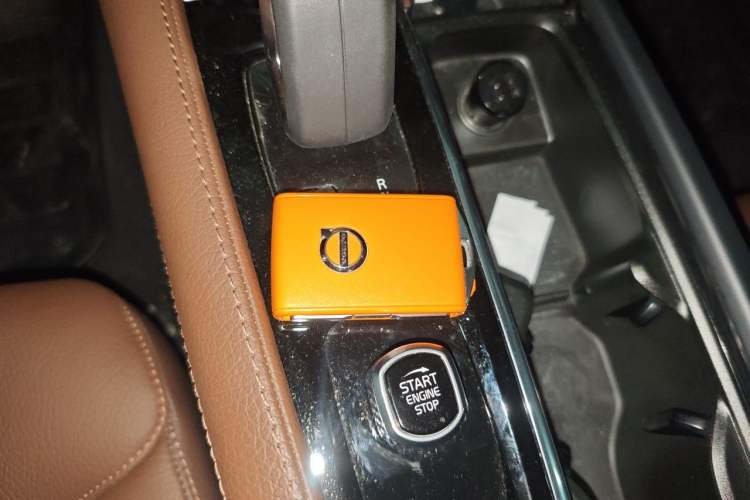 Used Volvo V90 2022 Cross Country B5 AWD Smart Range Edition Vehicle Key