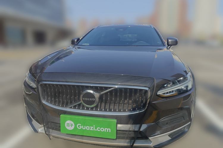 Used Volvo V90 2022 Cross Country B5 AWD Smart Range Edition Front