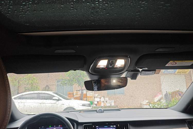 Used Volvo V90 2022 Cross Country B5 AWD Prestige Edition Headliner