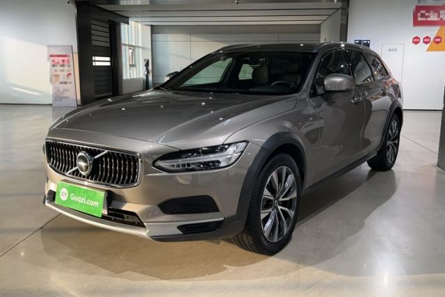 Used Volvo V90 2022 Cross Country B5 AWD Smart Range Edition