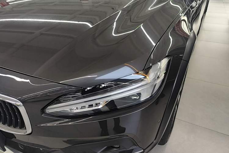 Used Volvo V90 2022 Cross Country B5 AWD Prestige Edition Left Front Headlight