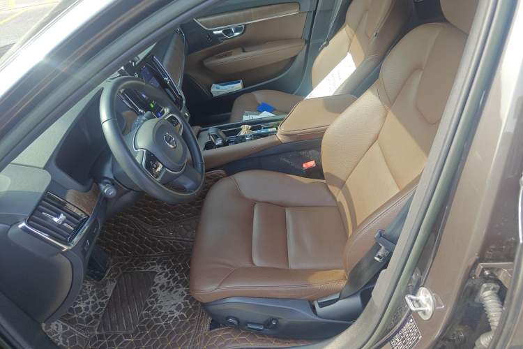 Used Volvo V90 2022 Cross Country B5 AWD Smart Range Edition Left Front Seat