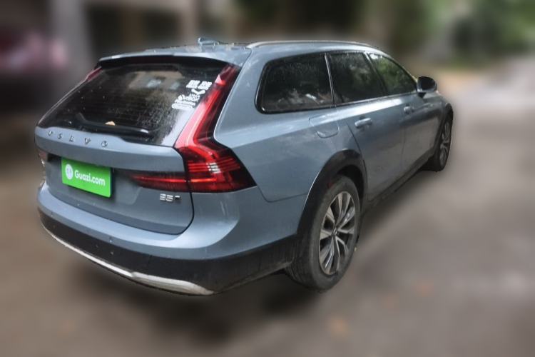 Used Volvo V90 2022 Cross Country B5 AWD Smart Range Edition Rear Right 45 Deg