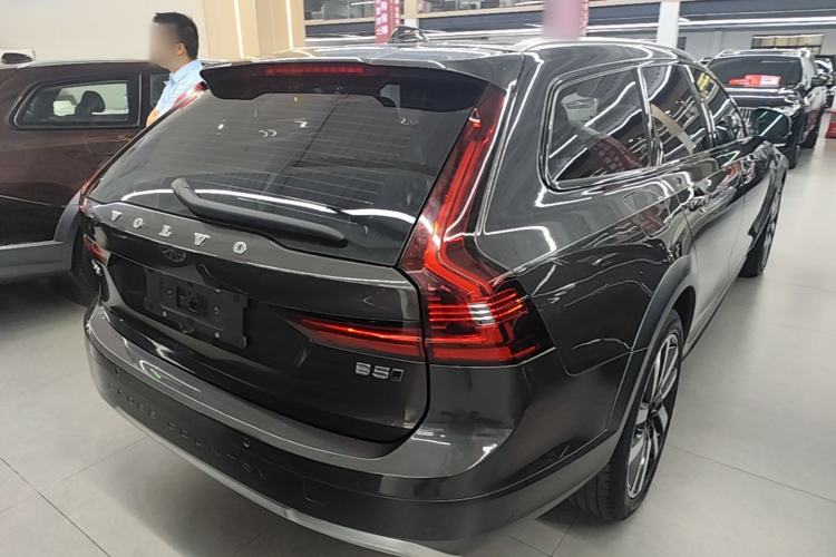 Used Volvo V90 2022 Cross Country B5 AWD Prestige Edition Rear Right 45 Deg