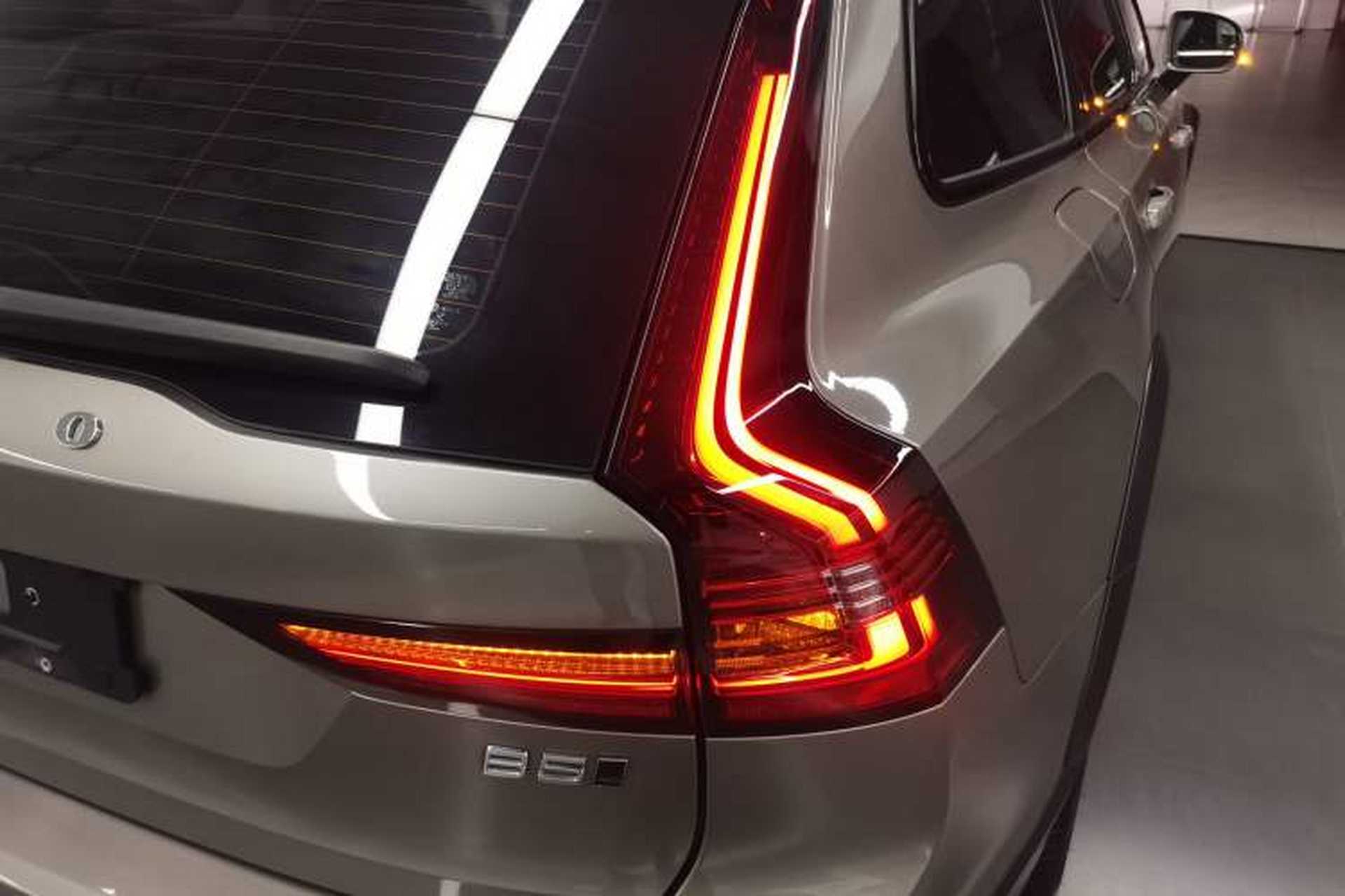 Used Volvo V90 2022 Cross Country B5 AWD Smart Range Edition Right Rear Taillight