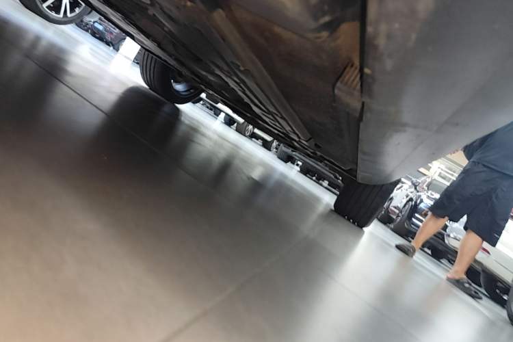 Used Volvo V90 2022 Cross Country B5 AWD Prestige Edition Right Side Sill