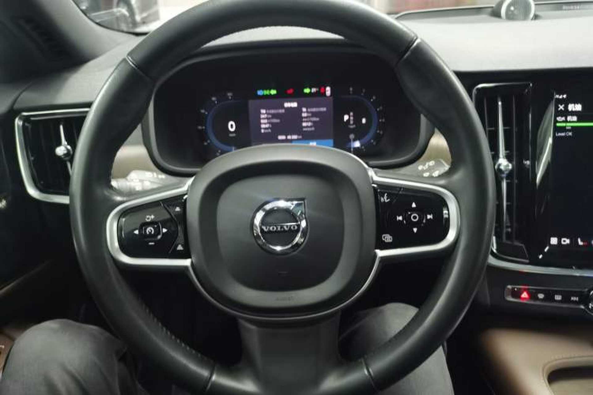 Used Volvo V90 2022 Cross Country B5 AWD Smart Range Edition Steering Wheel
