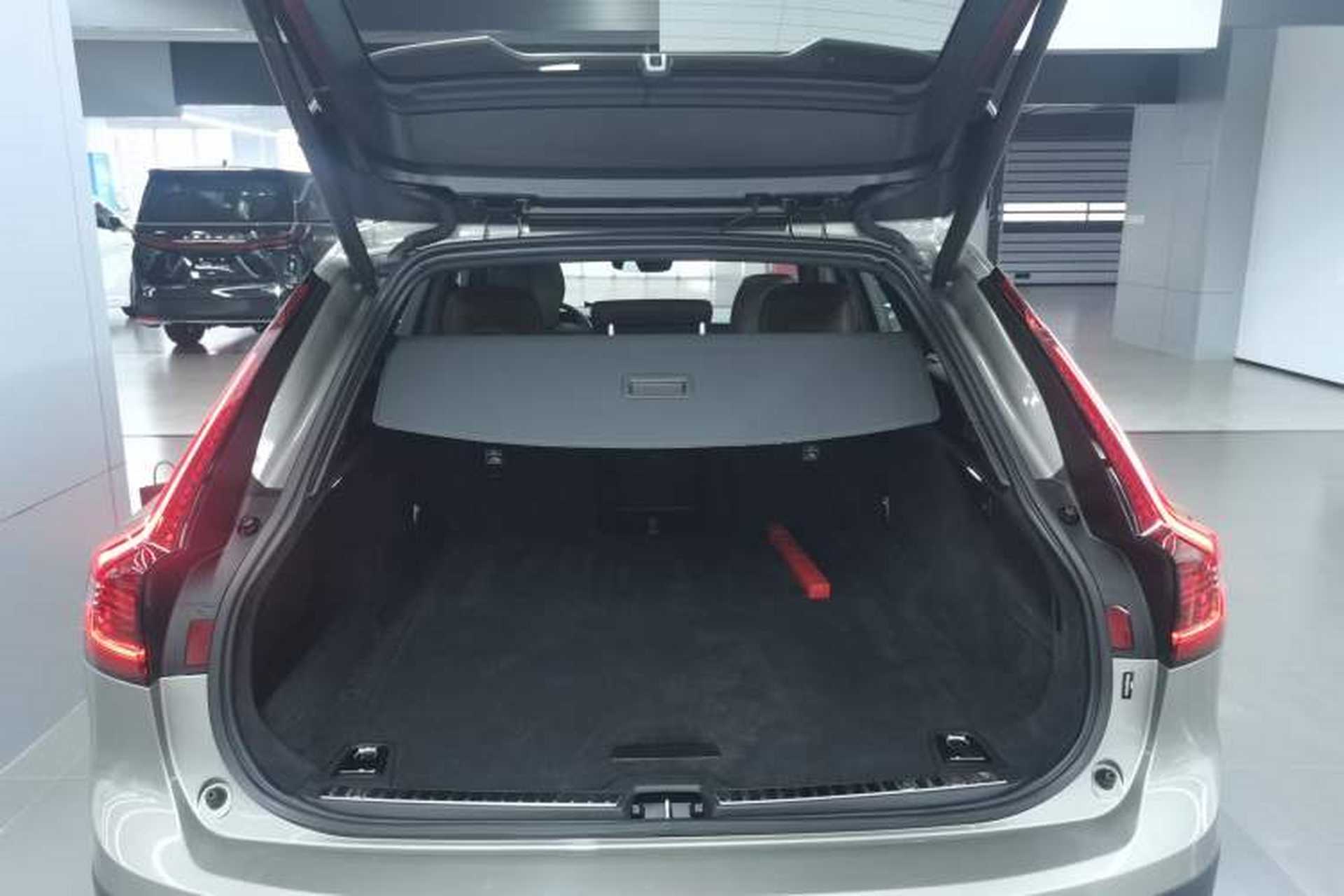 Used Volvo V90 2022 Cross Country B5 AWD Smart Range Edition Trunk
