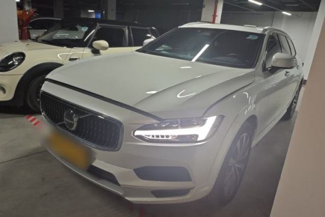 Used Volvo V90 2022 Cross Country B5 AWD Smart Range Edition