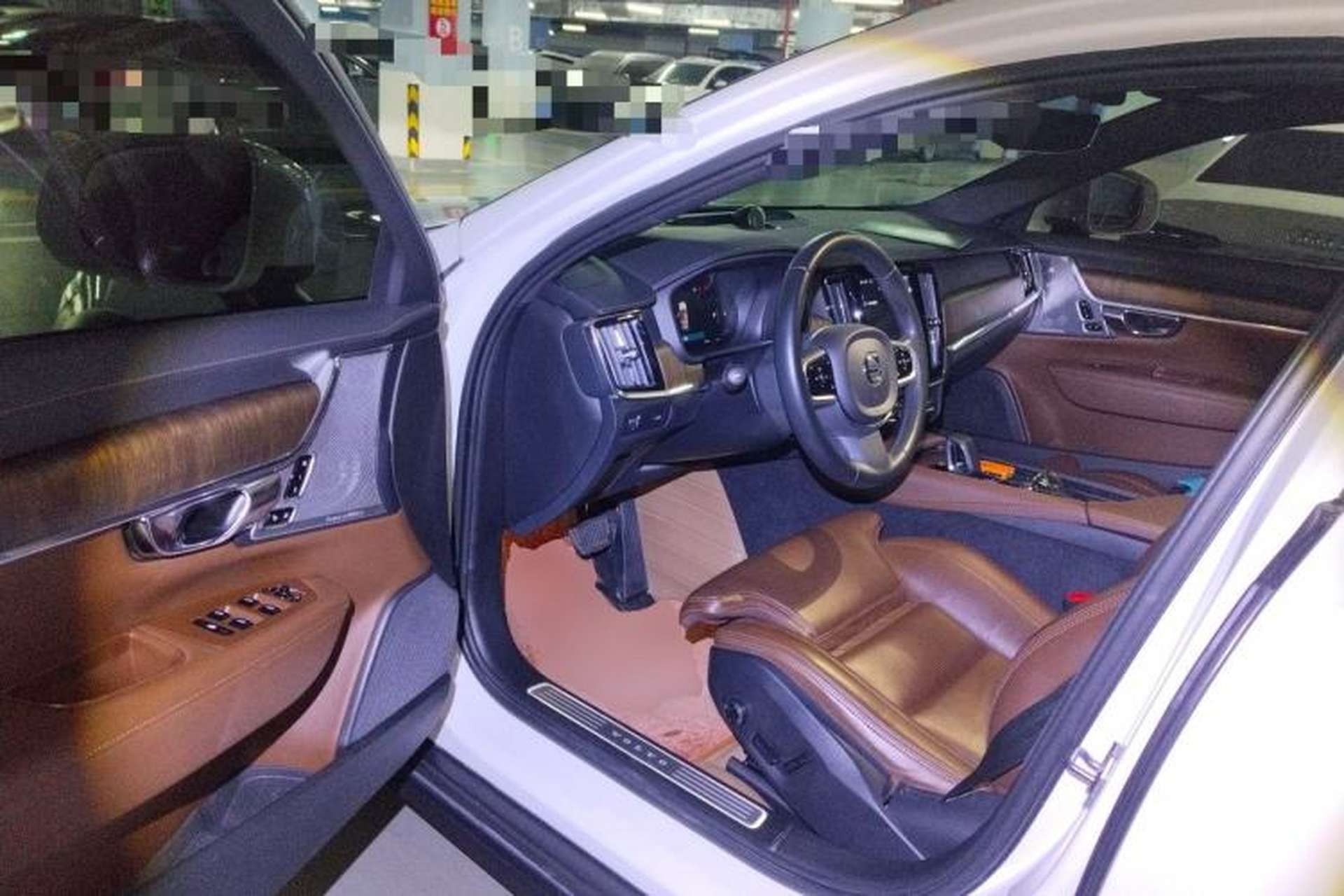 Used Volvo V90 2022 Cross Country B5 AWD Prestige Edition Driver Seat