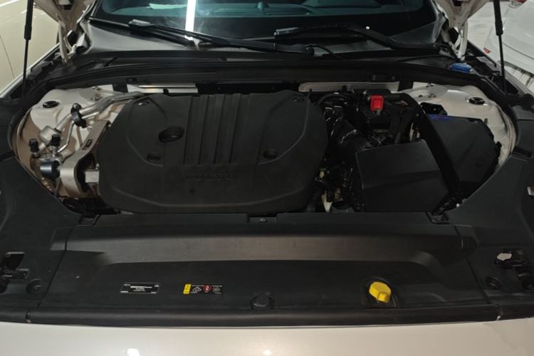 Used Volvo V90 2022 Cross Country B5 AWD Smart Range Edition Engine Bay