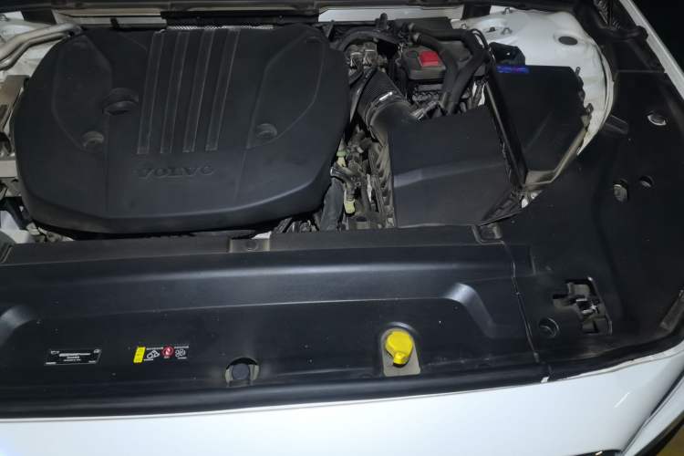 Used Volvo V90 2022 Cross Country B5 AWD Smart Range Edition Engine Bay Left