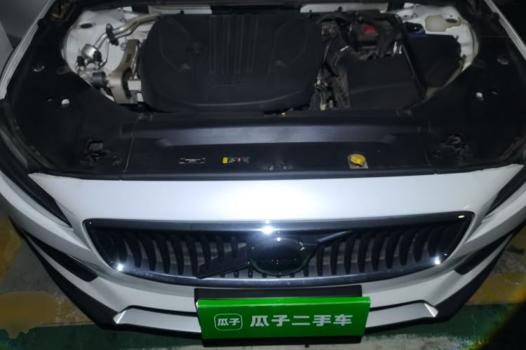 Used Volvo V90 2022 Cross Country B5 AWD Smart Range Edition Engine Bay