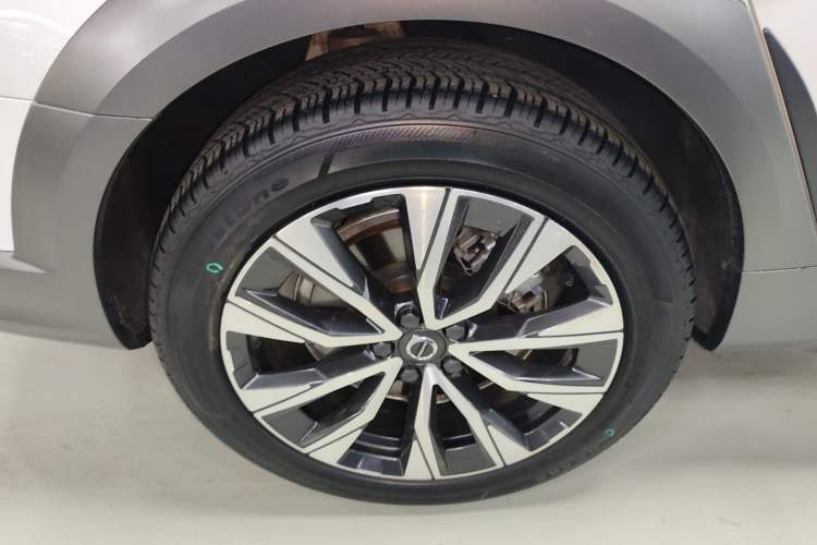 Used Volvo V90 2022 Cross Country B5 AWD Smart Range Edition Exterior 8